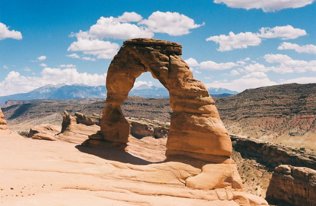 Delicate Arch in Arches National Park in the summer.